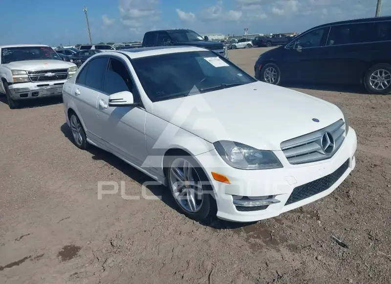 2013 Mercedes Benz C 300 фото