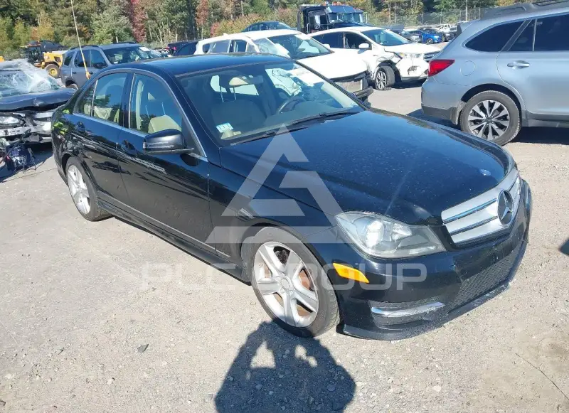 2013 Mercedes Benz C 300 фото