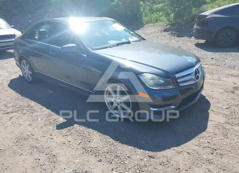 2013 Mercedes Benz C 300 фото