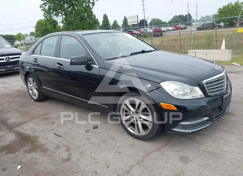 2013 Mercedes Benz C 300 фото