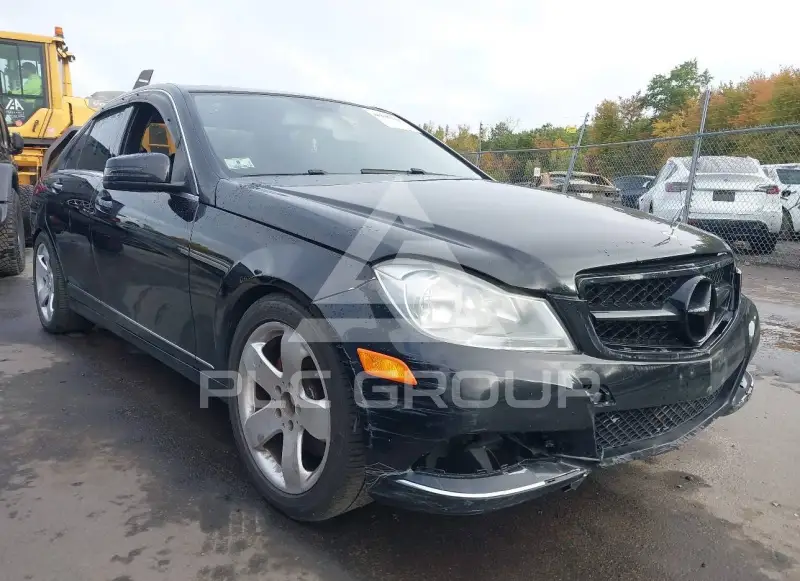 2013 Mercedes Benz C 300 фото
