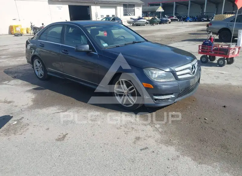 2013 Mercedes Benz C 300 фото