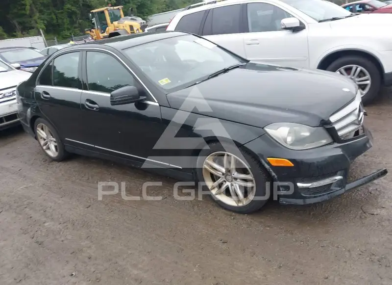 2013 Mercedes Benz C 300 фото