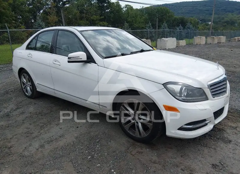 2013 Mercedes Benz C 300 фото