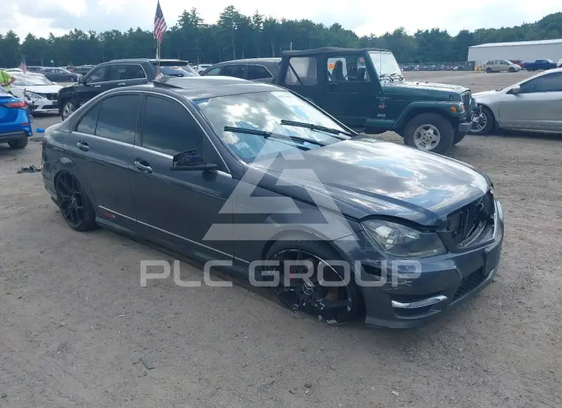 2013 Mercedes Benz C 300 фото