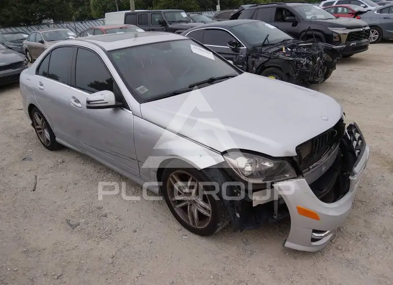 2013 Mercedes Benz C 300 фото