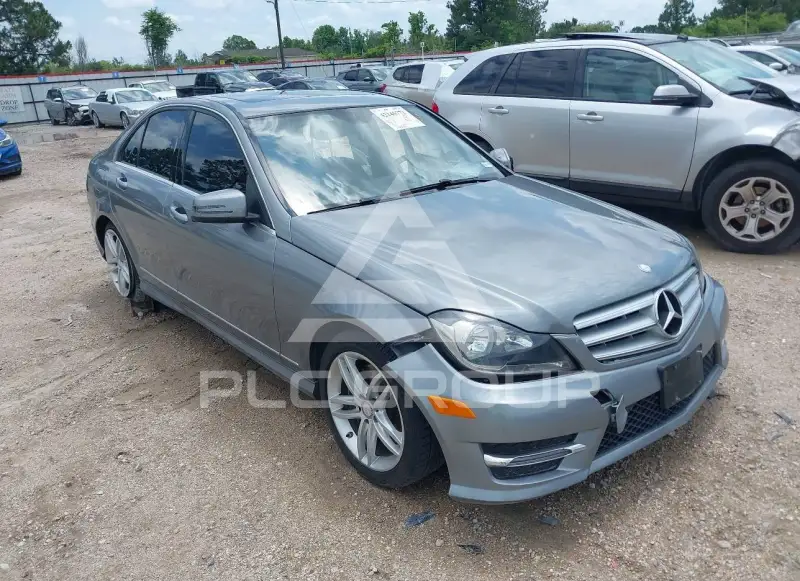 2013 Mercedes Benz C 300 фото