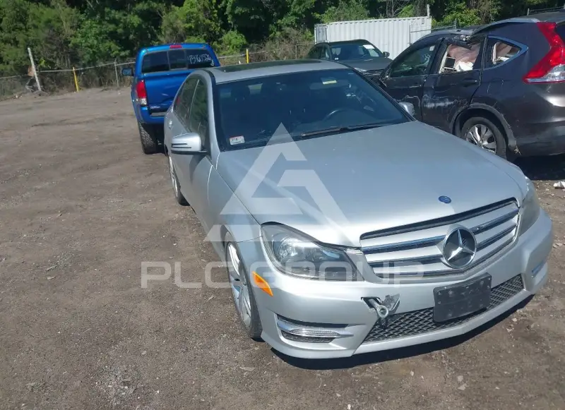 2013 Mercedes Benz C 300 фото