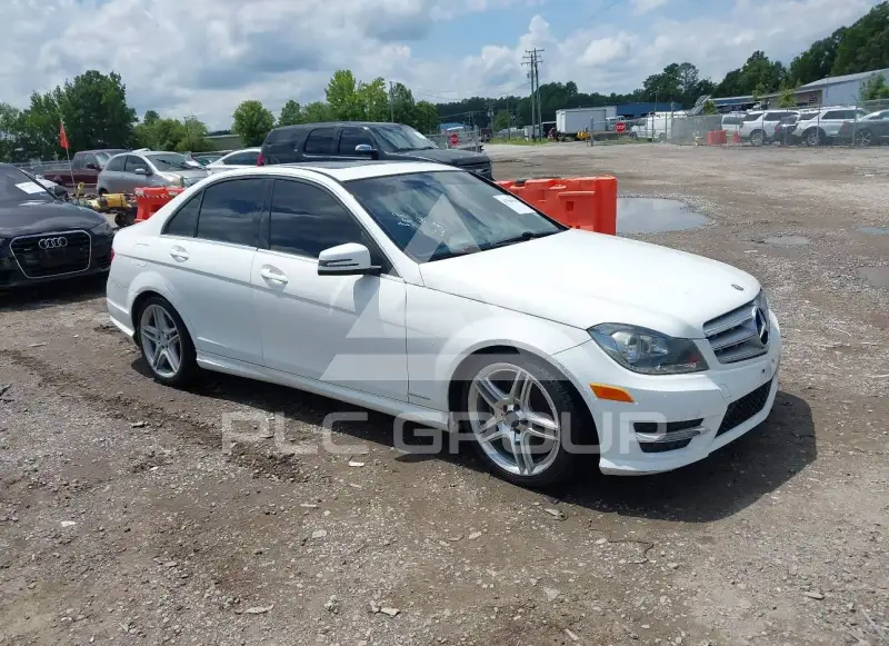 2013 Mercedes Benz C 300 фото