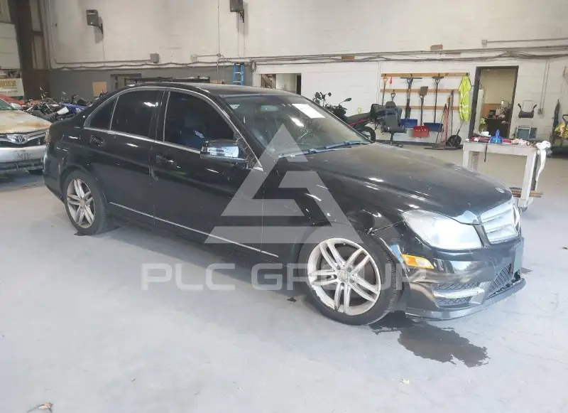 2013 Mercedes Benz C 300 фото
