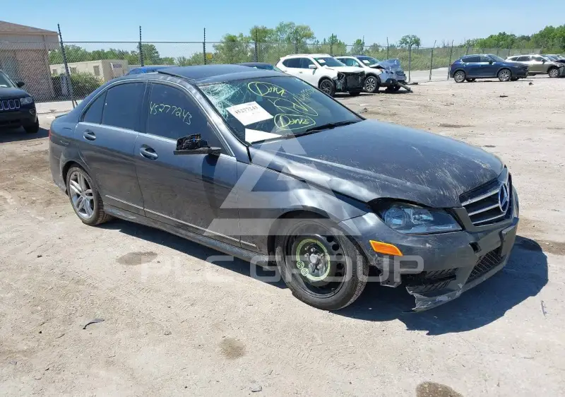 2013 Mercedes Benz C 300 photo