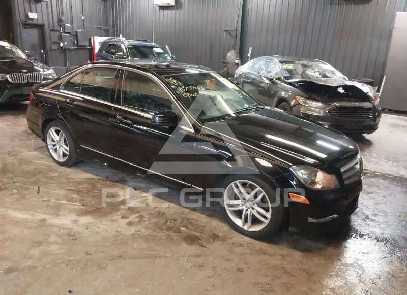 2013 Mercedes Benz C 300 фото