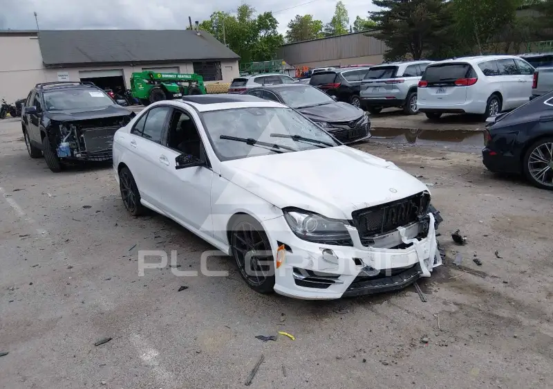 2013 Mercedes Benz C 300 фото