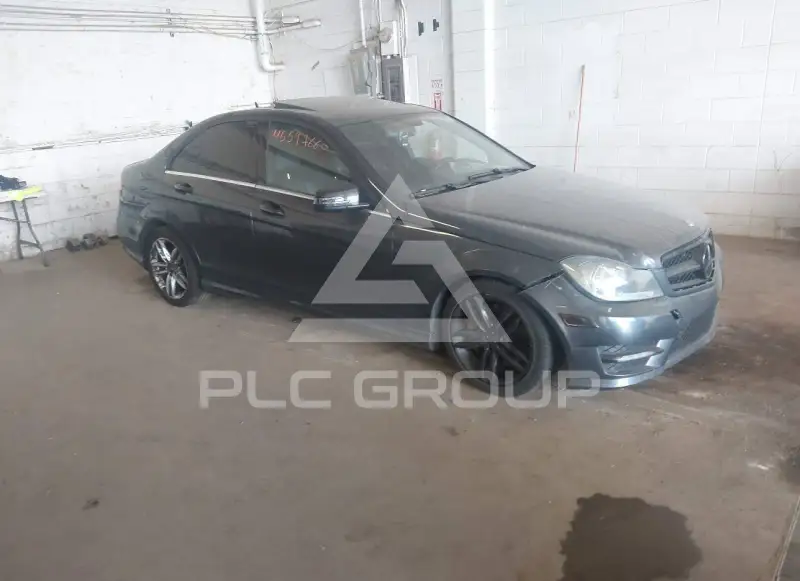 2013 Mercedes Benz C 300 фото