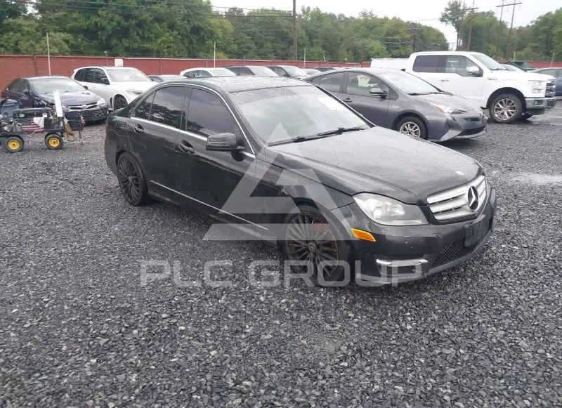 2013 Mercedes Benz C 300 фото