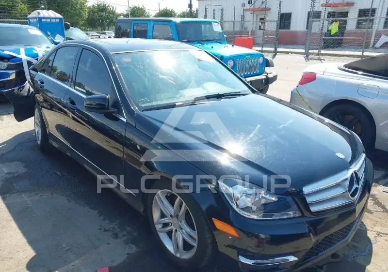 2013 Mercedes Benz C 300 фото