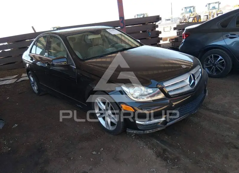 2013 Mercedes Benz C 300 фото
