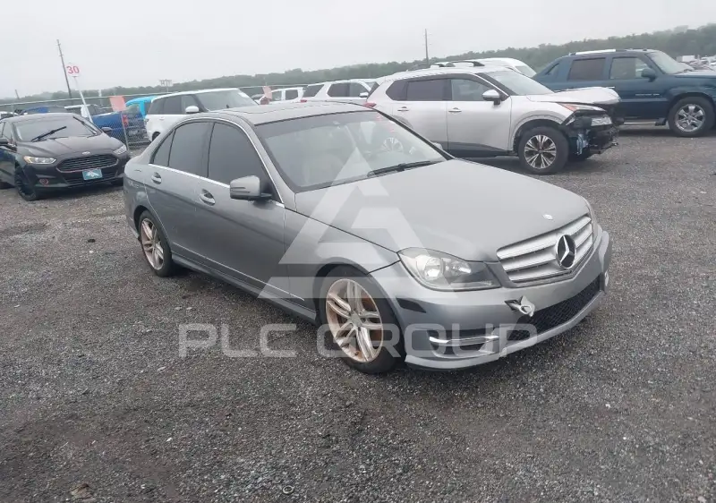 2013 Mercedes Benz C 300 фото