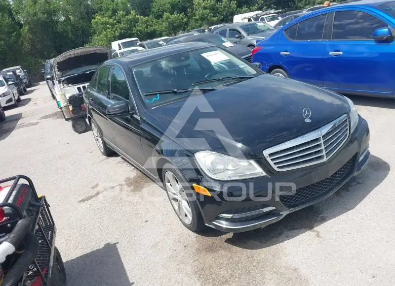 2013 Mercedes Benz C 300 photo
