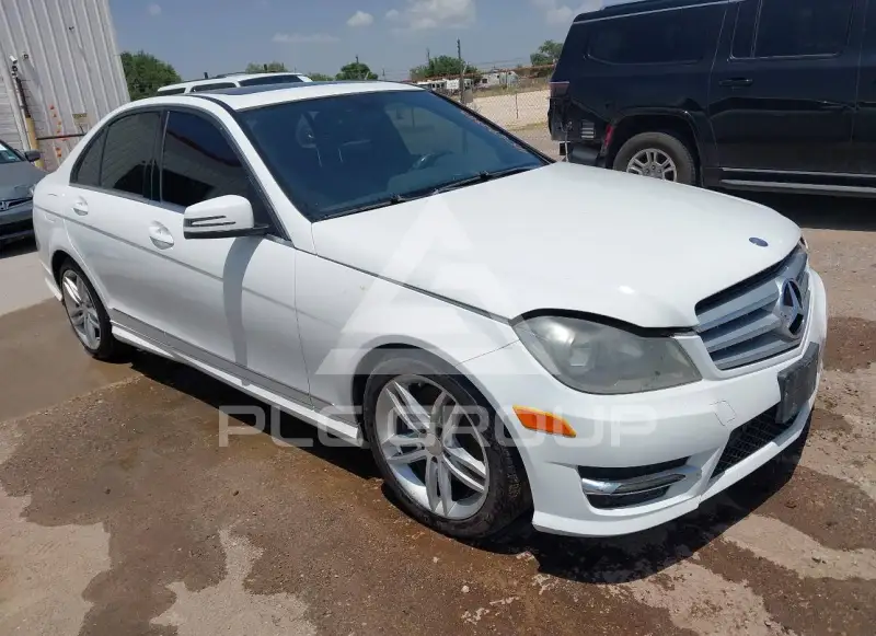 2013 Mercedes Benz C 300 фото