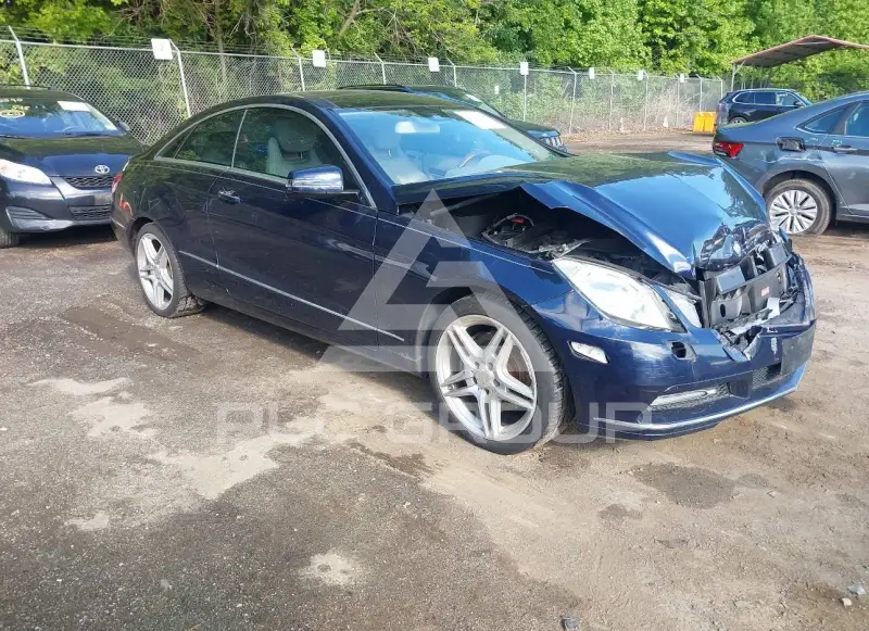 2013 Mercedes Benz E 350 фото