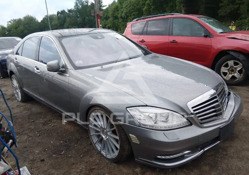 2013 Mercedes Benz S 550 фото
