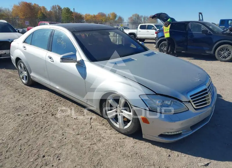2013 Mercedes Benz S 550 фото