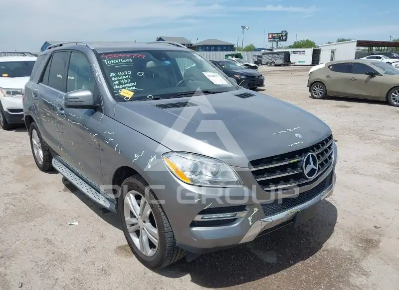 2013 Mercedes Benz ML 350 photo