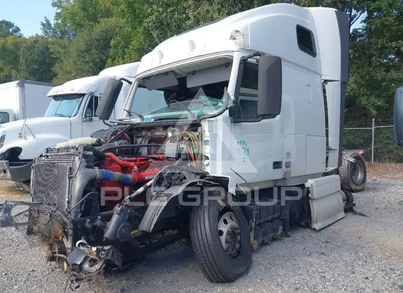 2013 Volvo VNL photo