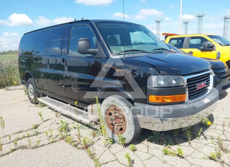 2013 GMC Savana фото
