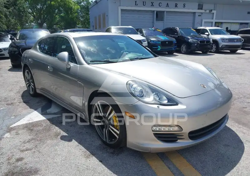 2013 Porsche PANAMERA фото