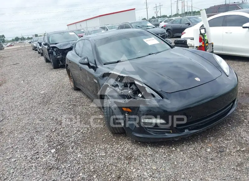 2013 Porsche Panamera photo