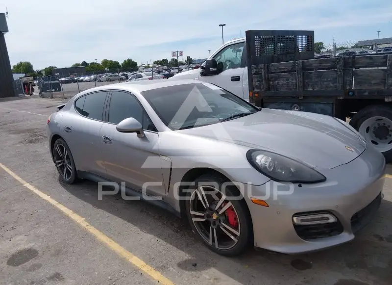2013 Porsche Panamera photo