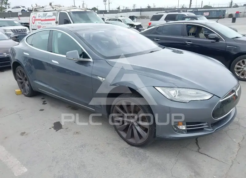 2013 Tesla Model S фото