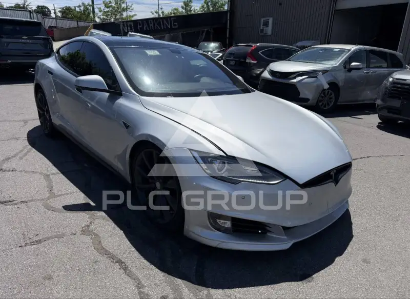2013 Tesla Model S фото