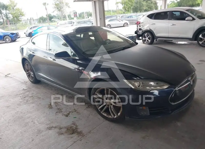 2013 Tesla Model S фото