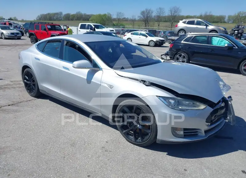 2013 Tesla Model S фото
