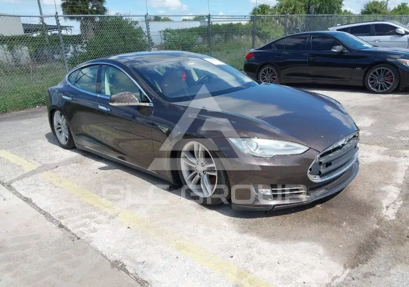 2013 Tesla Model S фото
