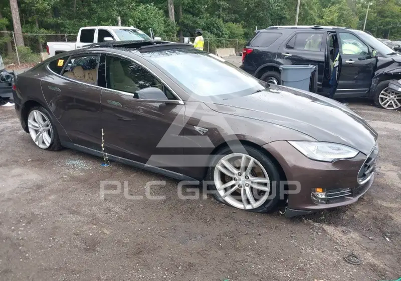 2013 Tesla Model S фото