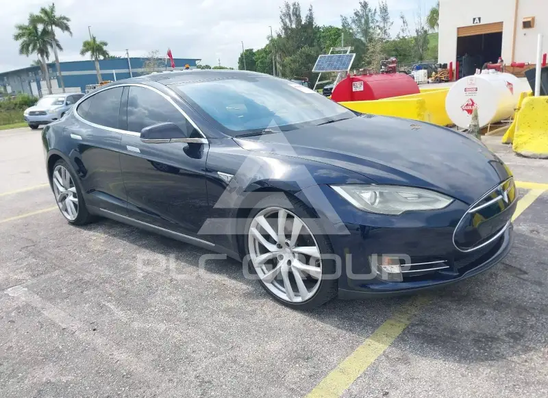 2013 Tesla Model S photo