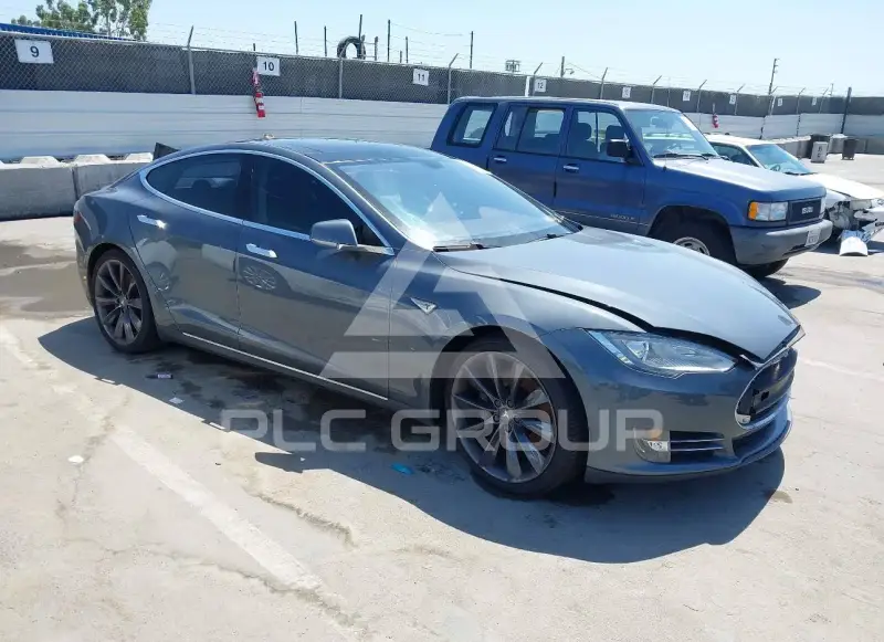 2013 Tesla Model S фото