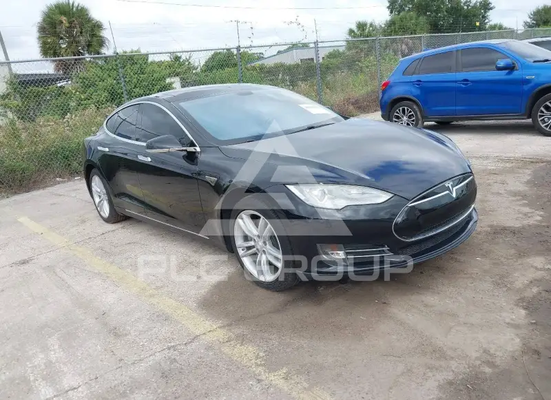 2013 Tesla Model S фото