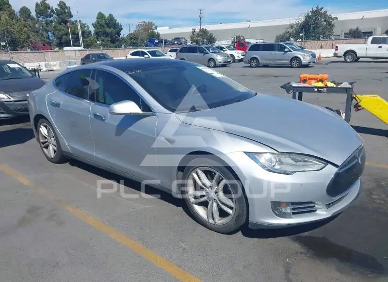 2013 Tesla Model S фото