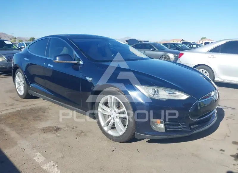 2013 Tesla Model S фото