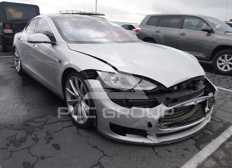 2013 Tesla Model S фото