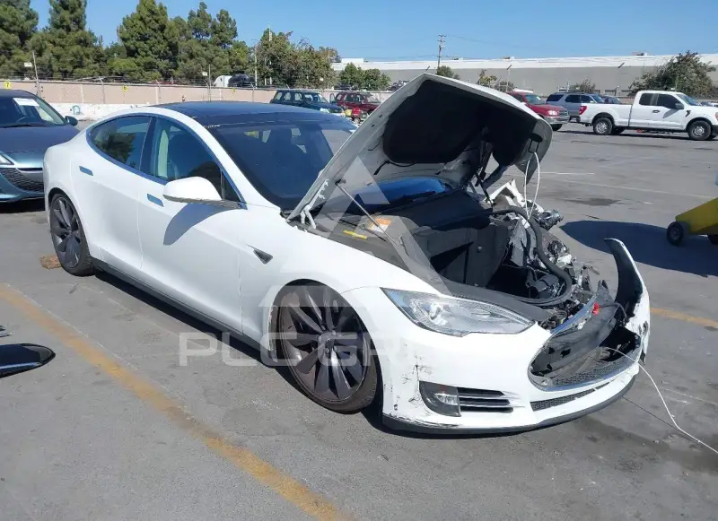2013 Tesla Model S фото