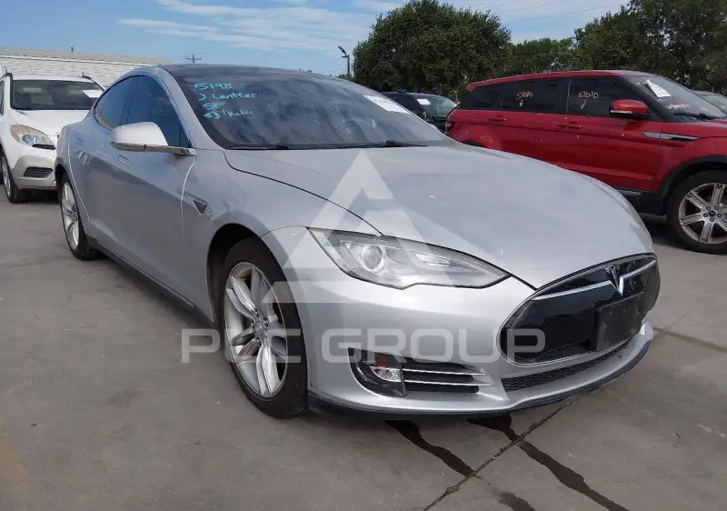 2013 Tesla Model S фото