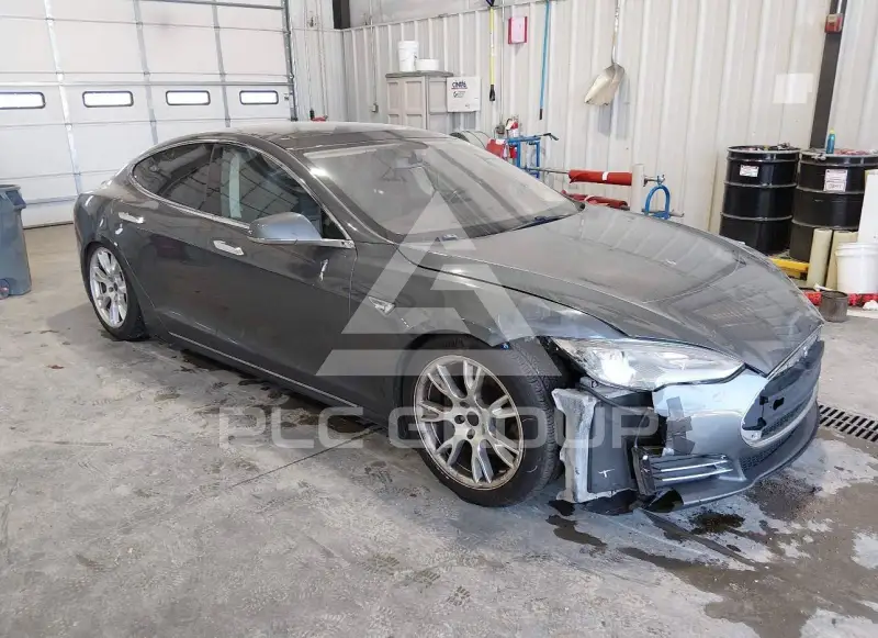 2013 Tesla Model S photo