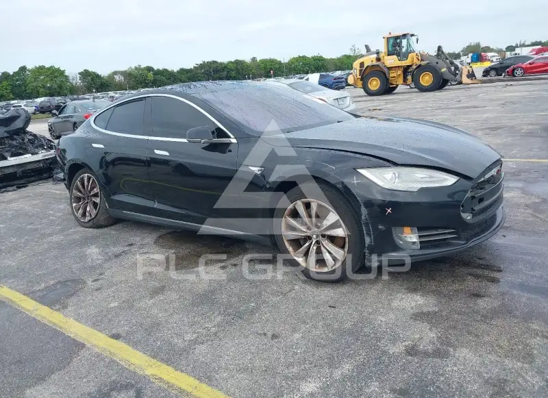 2013 Tesla Model S фото