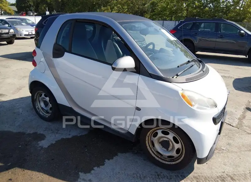 2013 Smart FORTWO фото